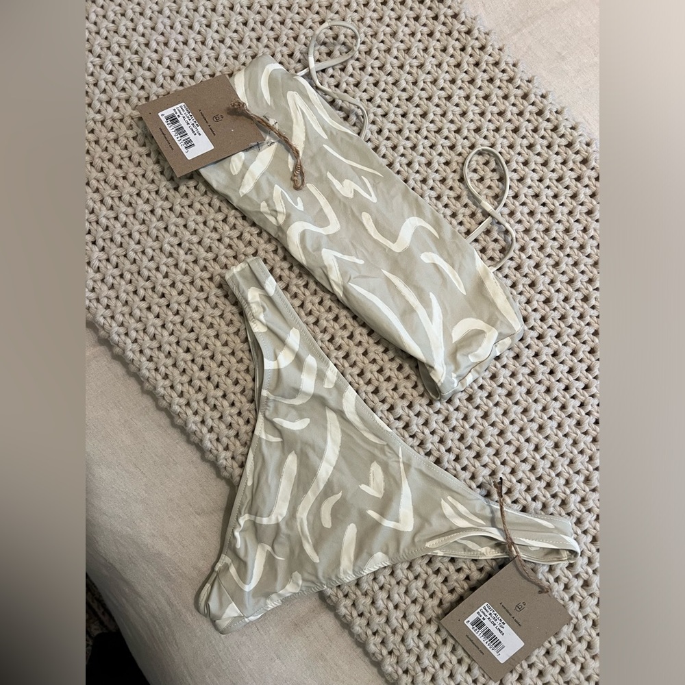 Stone fox set. Color- aloe lines